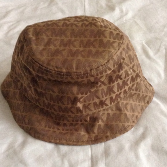 mk bucket hat